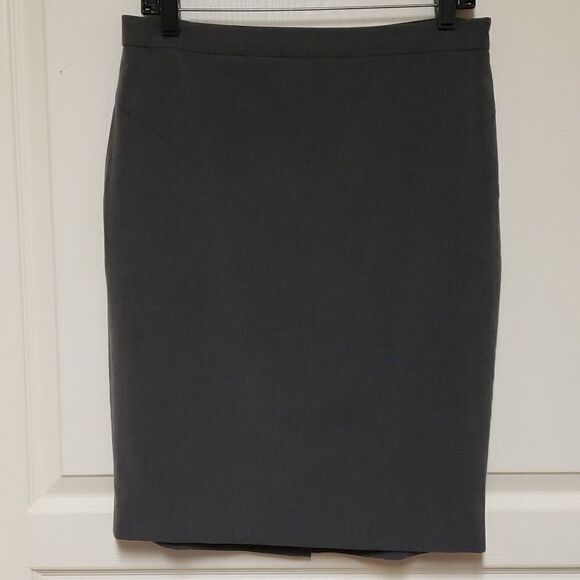 🌹The Limted Gray Skirt sz 8 - Picture 7 of 7